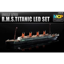 Titanic s LED osvětlením 1:700
